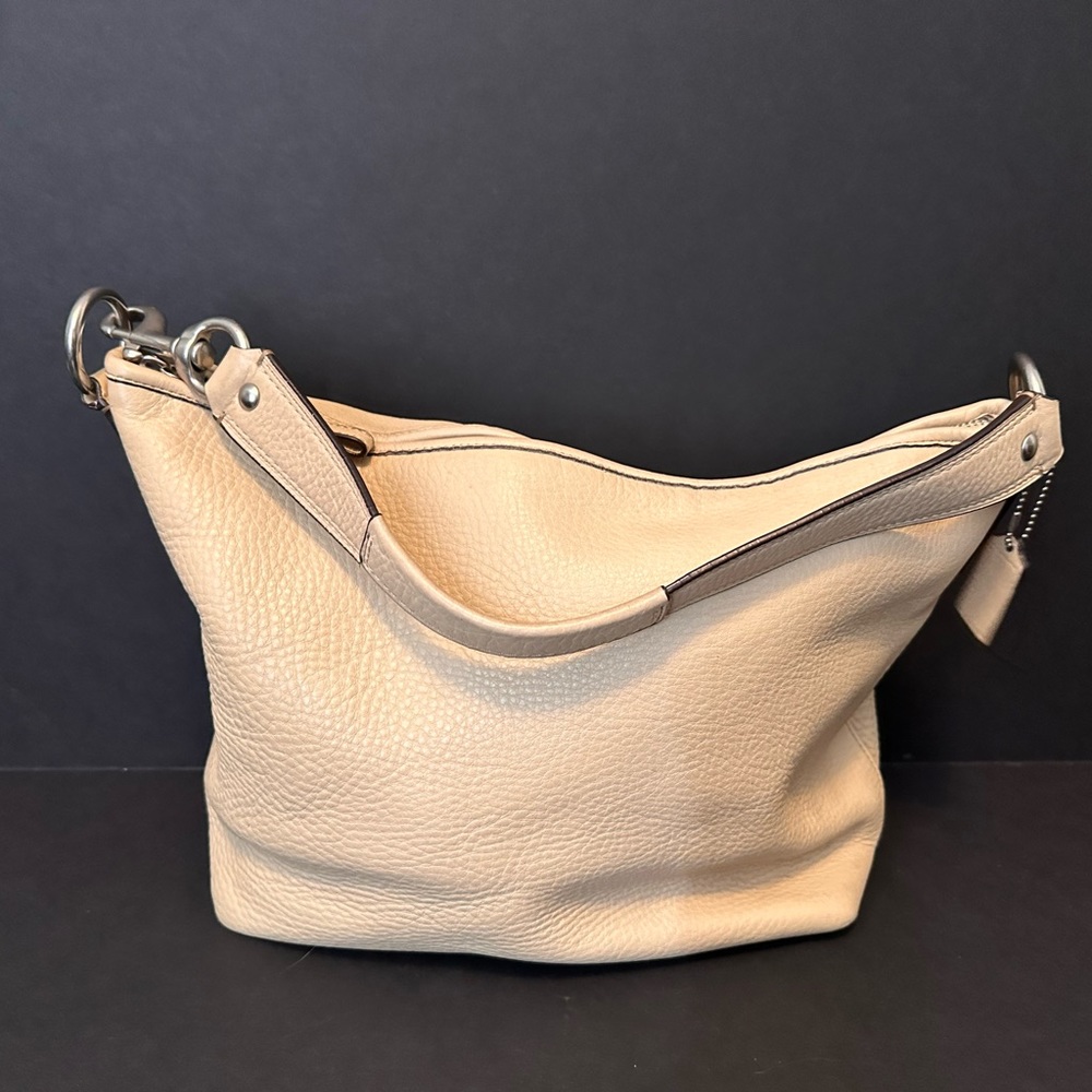 Coach pebbled shoulder bag vintage
